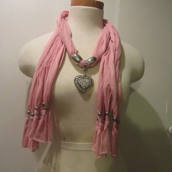 Lot of 8 Jeweled Scarf necklaces - Picture 6 of 8